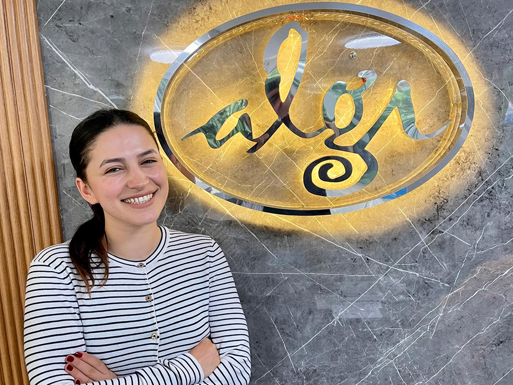Zeynep AKAY
